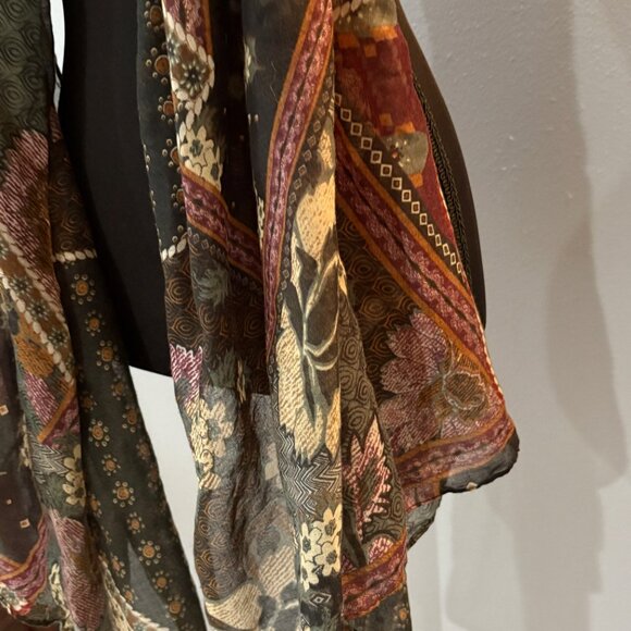 Long lightweight scarf - Picture 2 of 6